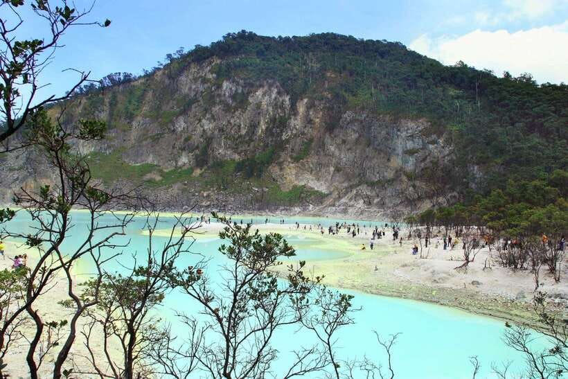 Jakarta: Volcano, Suspension Bridge, and Hot Spring Tour - Key points at a glance