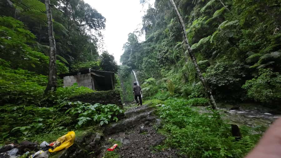 Jakarta: Waterfalls, Volcano, White Crater, Tea, Hot Spring - Lunch and the day’s pacing