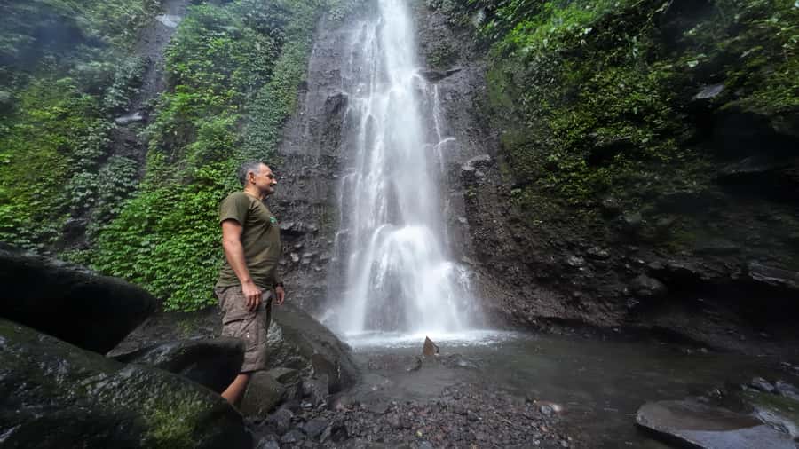 Jakarta: Waterfalls, Volcano, White Crater, Tea, Hot Spring - Timing, weather, and what to pack