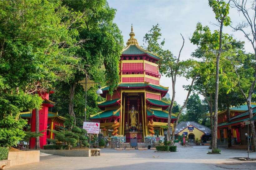Krabi: Emerald Pool, Hot Springs & Krabi Town Day Tour - Emerald Pool, hot springs, and town in one long day