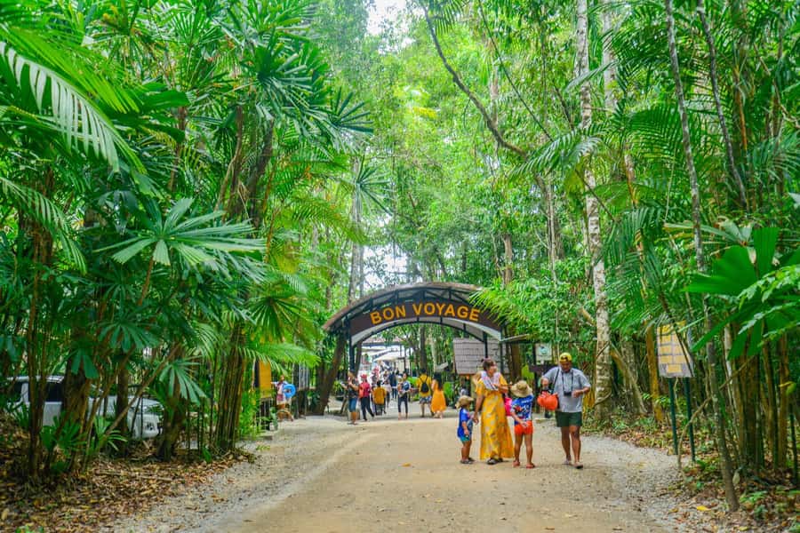 Krabi Private Escape: Emerald Pool, Hot Springs & Tiger Cave - What the price does and does not cover