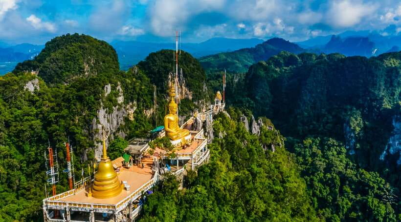 Krabi: Tiger Cave Temple, Emerald Pool and Hot Springs Tour - Lunch in a local restaurant