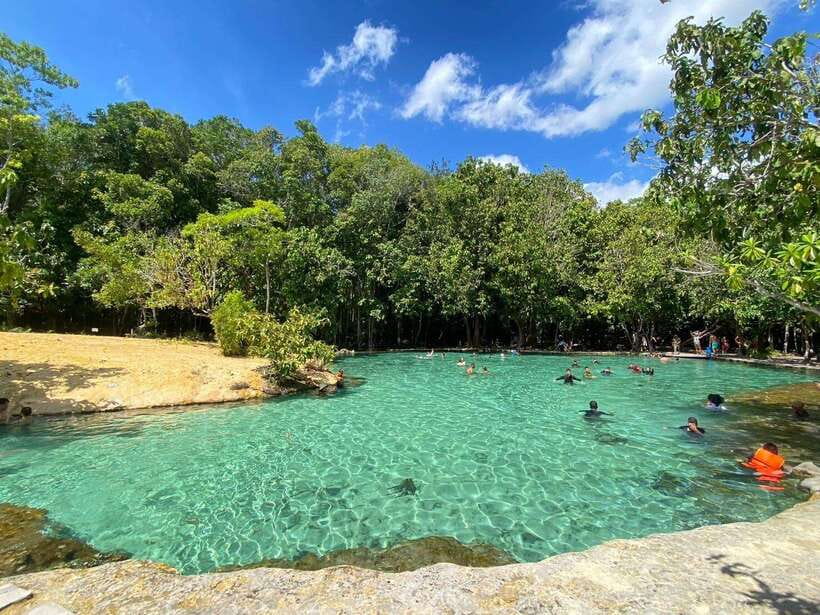 Krabi: Tiger Cave Temple, Emerald Pool and Hot Springs Tour - Monkeys, clothing, and what to carry