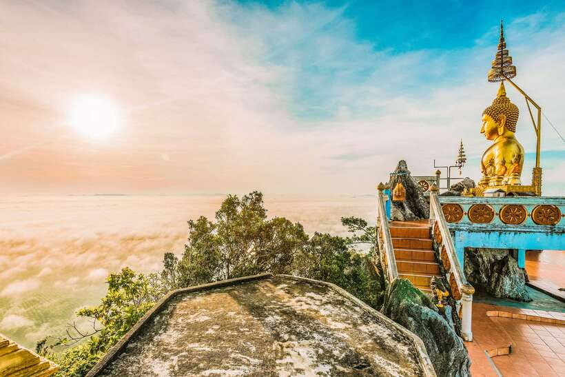 Krabi: Tiger Cave Temple, Emerald Pool and Hot Springs Tour - Guides, vehicles, and the small-group advantage