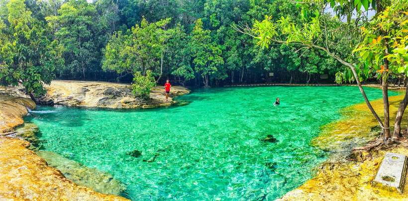 Krabi: Tiger Cave Temple, Emerald Pool and Hot Springs Tour - Who should book this Krabi tour