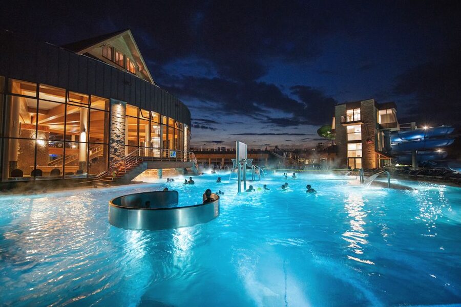Krakow: Chocholowskie Baths with Ticket and Transportation - Arriving at Poland’s largest thermal complex