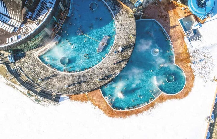 Krakow: Chocholowskie Thermal Baths Evening Ticket - The outdoor pools and Tatra views