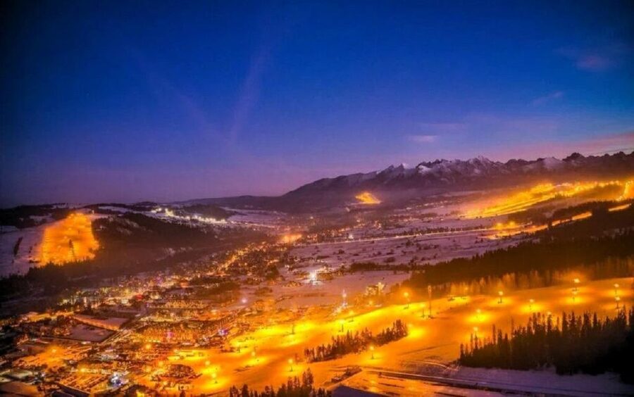 Krakow: Skii in Tatras Kotelnica with Optional Thermal Baths - Rental gear and the clothing question