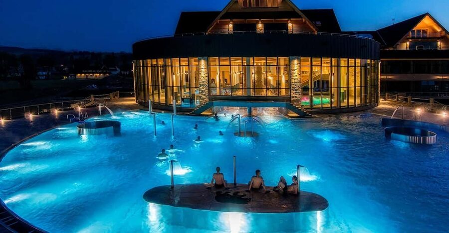 Krakow: Thermal Baths Amazing Experience - Slides, Geysers, and Water Volleyball