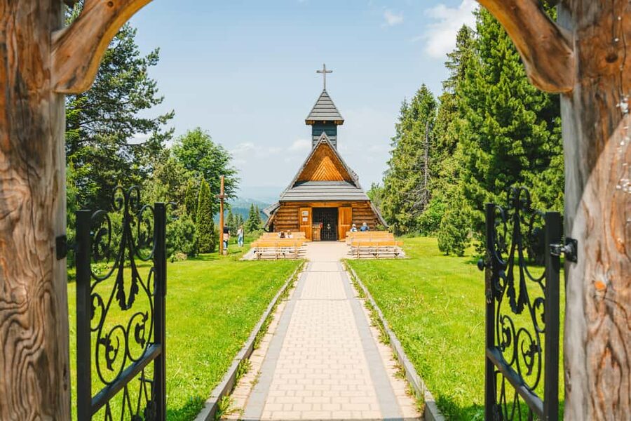 Krakow: Zakopane One Day Trip with Funicular & Thermal Pools - Riding the Gubałówka funicular