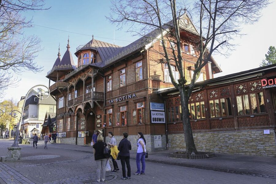 Kraków: Zakopane Tour, Cable Car & Thermal Baths - Smoked cheese, shepherd huts, and local vodka