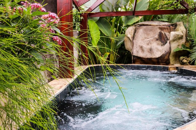 La Fortuna: Mineral Hot Springs Full Day Ticket - Arenal Volcano Views and Evening Atmosphere