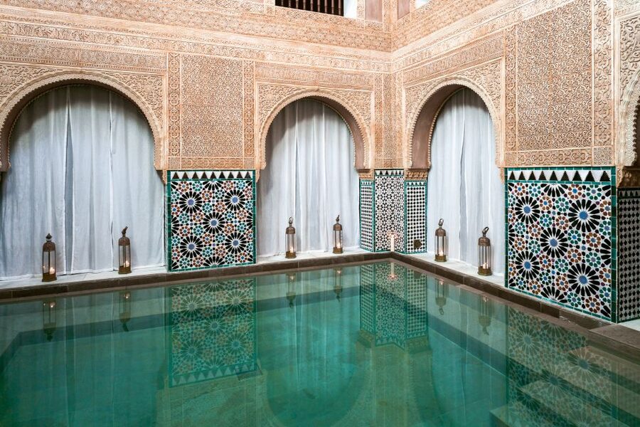 Malaga: Hammam Al Ándalus Entry Ticket with Massage - Who should book Hammam Al Andalus Málaga?