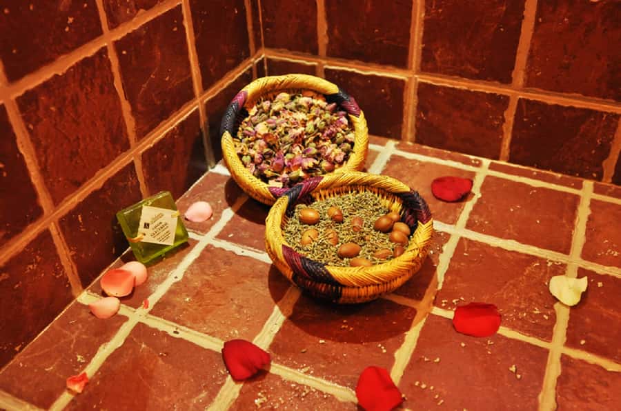 Marrakech: 2-Hour Traditional Moroccan Hammam Experience - Warm towels and keeping comfortable