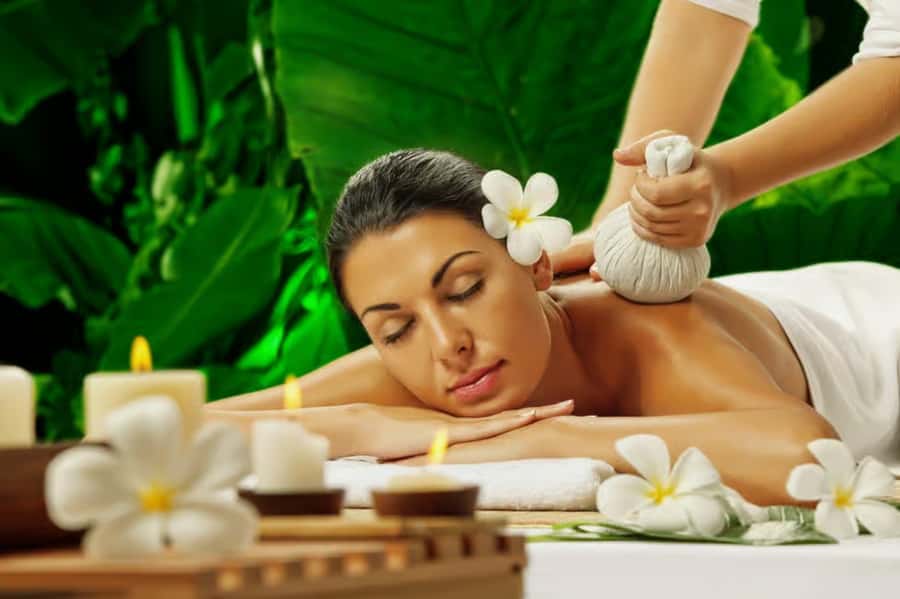 Marrakech: 3H Traditional Hammam & Massage & Hotel Transfer - Entering the hammam: steam, eucalyptus, and black soap