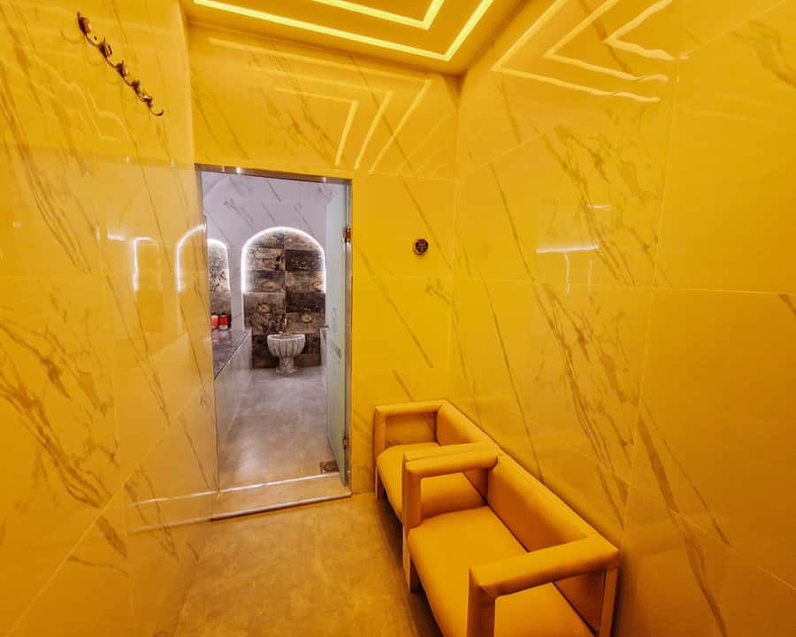 Marrakech: Hammam & Relaxing Massage – Spa Relaxation - Female staff and a comfortable setting for couples