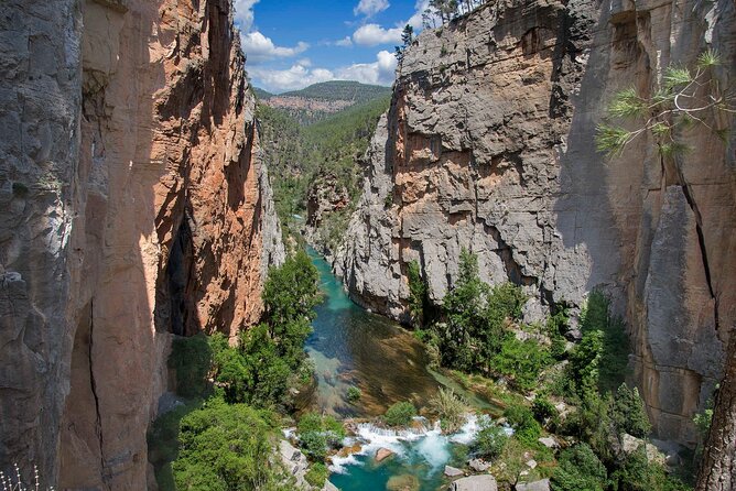 Montanejos Hiking Tour & Thermal Pools from Valencia - A hike where group size matters