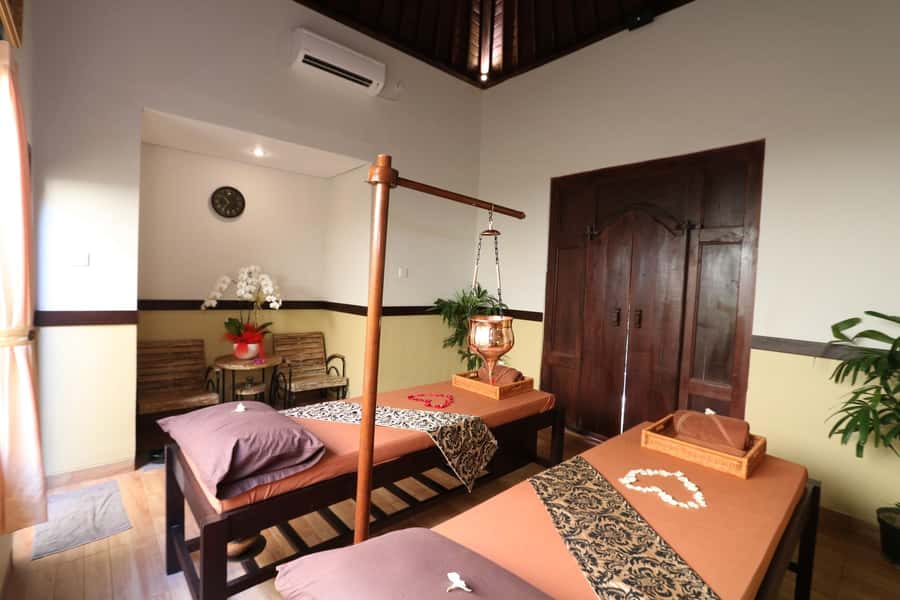 Nusa Dua: Traditional Lulur Massage & Spa Treatment - Arriving with ginger tea and a simple transfer