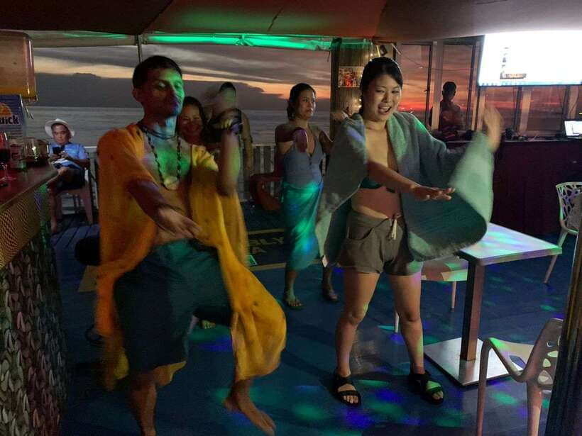 Port Dickson: Dragon Sunset Cruise with Salt Water Jacuzzi - Free karaoke changes the mood