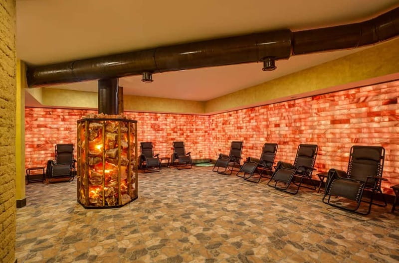 Prague: Beer and Wine Spa Bath with Salt Cave Experience - How private is the experience?