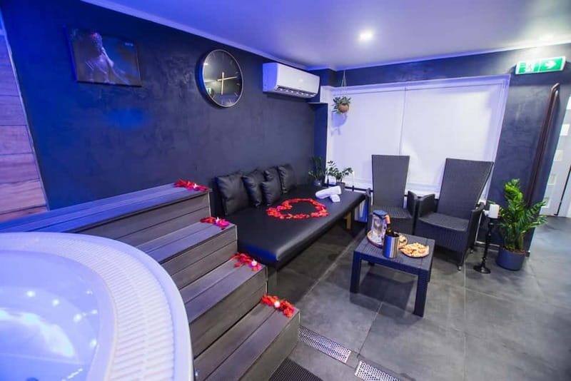Prague: Modern Private Spa with Jacuzzi and/or Sauna - A private spa instead of a shared wellness centre