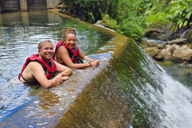 Private Fresh Water Lake, Waterfalls And Hot Springs Excursion - A private vehicle, but confirm the group arrangement