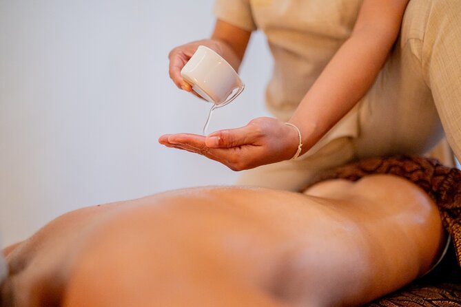 Private Luxury Phuket Day Spa - Aromatherapy oil massage supplies the slow finish