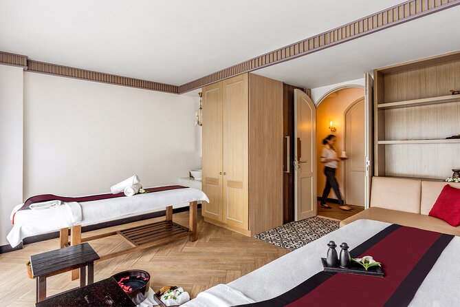 Private Royal Siam Thai Package with Thai Massage in Phuket - The coconut scrub takes 30 minutes