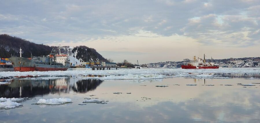 Quebec City: Ice Canoeing with Hot Chocolate & Sauna - Why ice canoeing feels so different