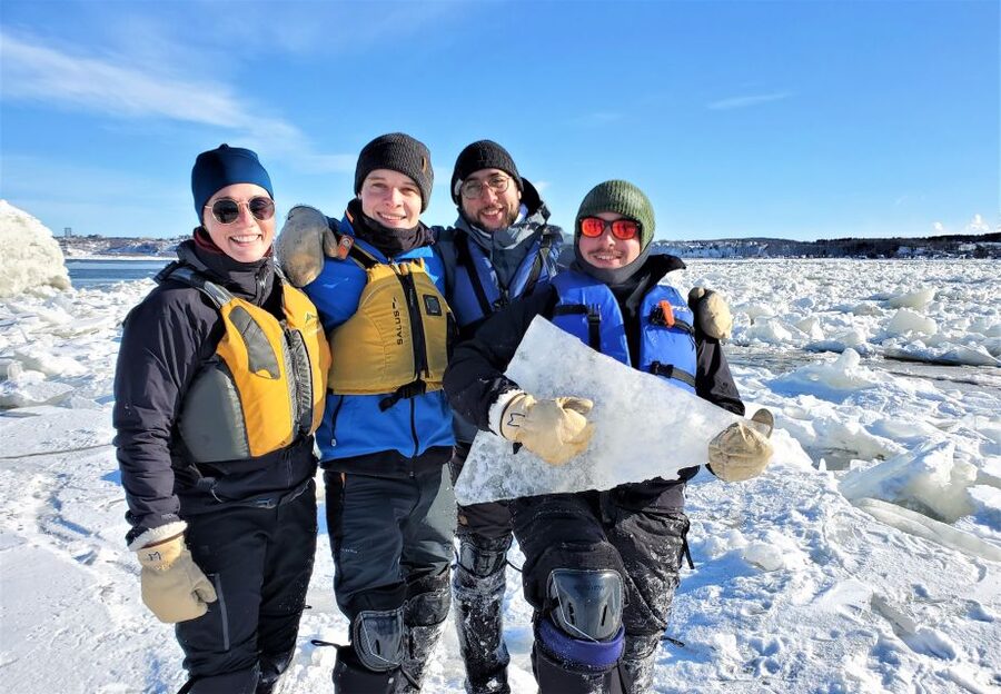 Quebec City: Ice Canoeing with Hot Chocolate & Sauna - On the Saint Lawrence: paddle first