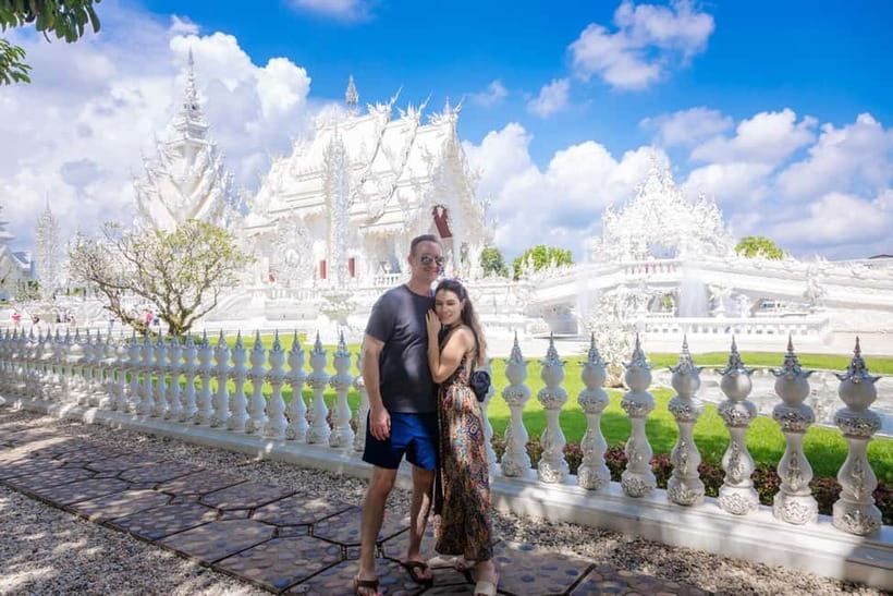 Red, Blue, White Temples & Hot Spring Trip from Chiang Mai - Mae Kachan Hot Spring: a brief start to the day
