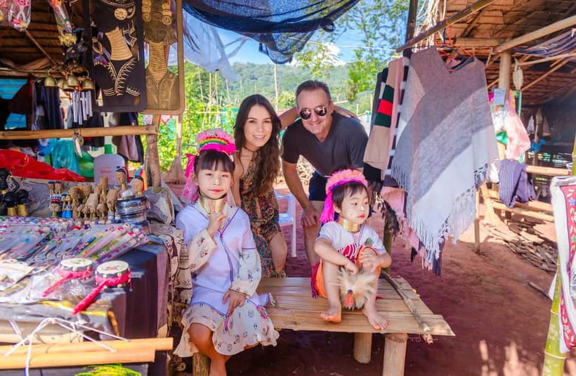 Red, Blue, White Temples & Hot Spring Trip from Chiang Mai - Lunch and an unlisted café stop