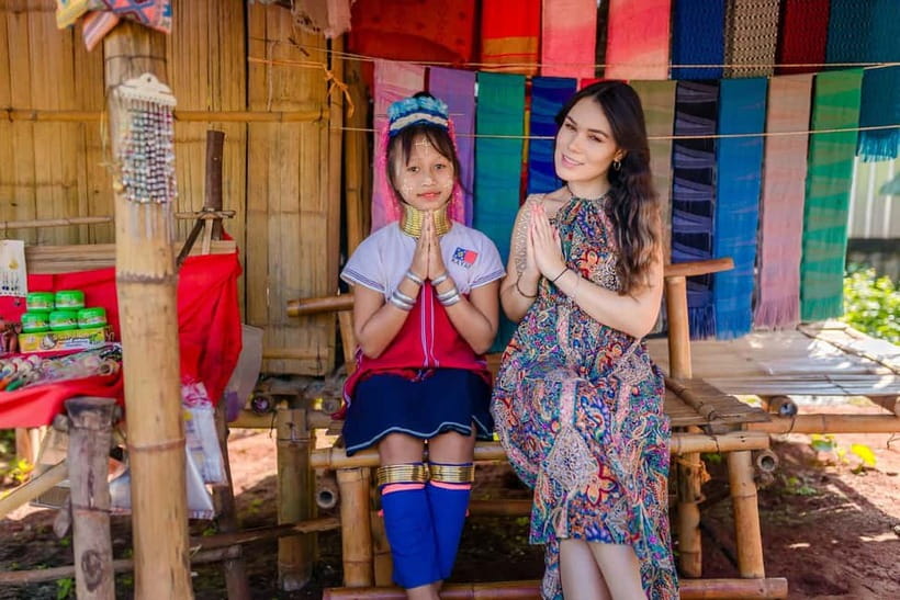 Red, Blue, White Temples & Hot Spring Trip from Chiang Mai - Wat Rong Suea Ten and the Blue Temple