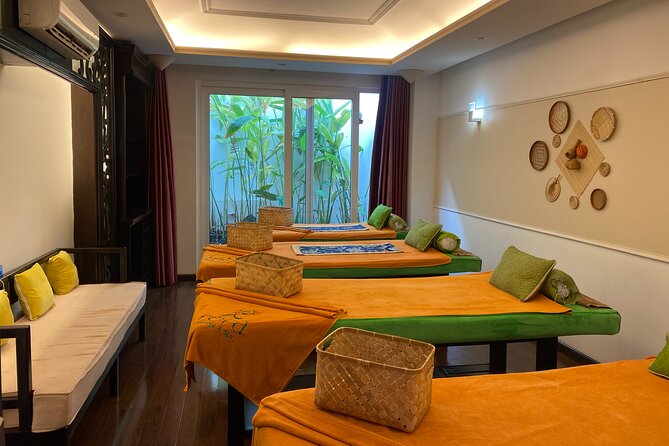 Rora Signature Massage for Ultimate Relaxation - A calm start with tea and a foot bath