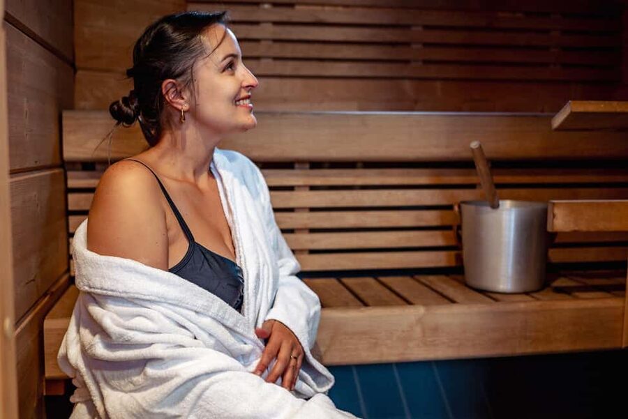Rovaniemi: Arctic SnowHotel Tour and Snow Sauna Experience - Choosing the open-fire Kota Restaurant