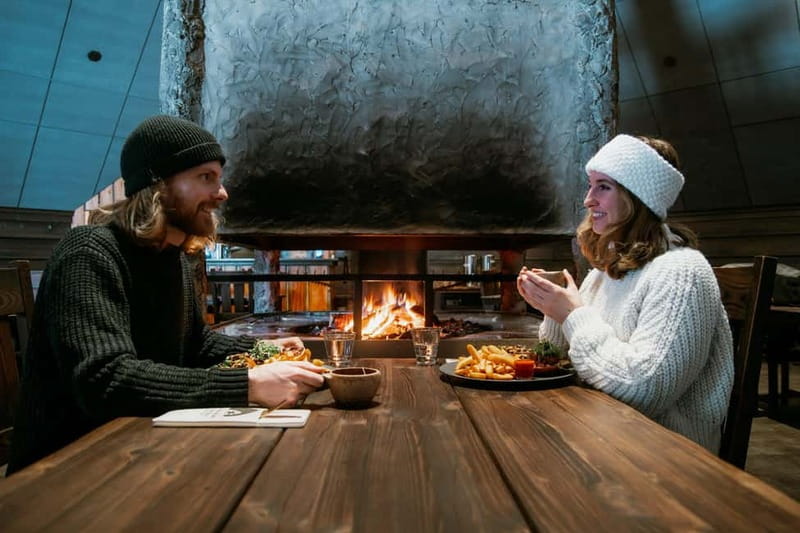 Rovaniemi: Snow Sauna Experience, Jacuzzi and Dinner in Kota - Dinner in the warm Kota restaurant