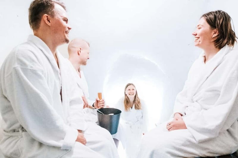 Rovaniemi: Snow Sauna Experience, Jacuzzi and Dinner in Kota - Small practical details that matter