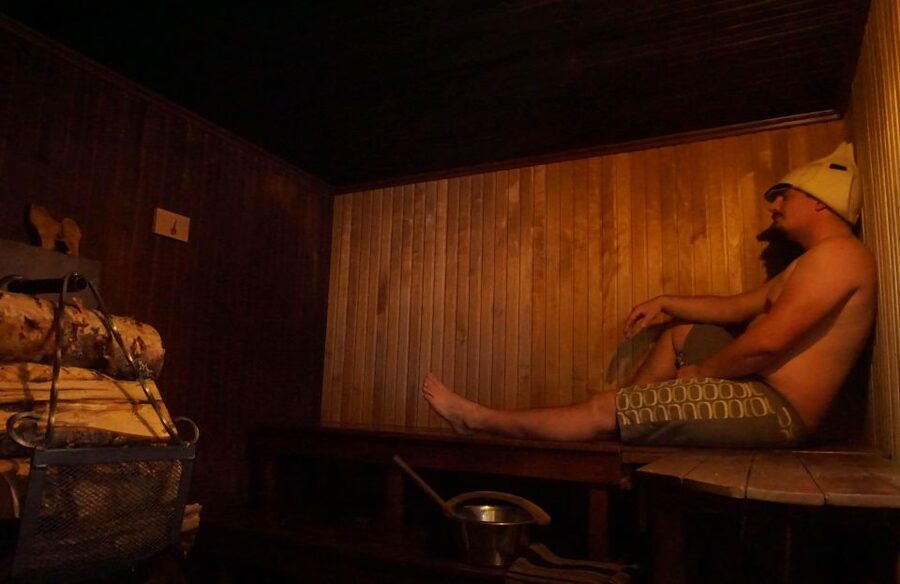 Rovaniemi: Traditional Sauna and Ice Swimming Experience - Is the hot-cold routine safe for you?