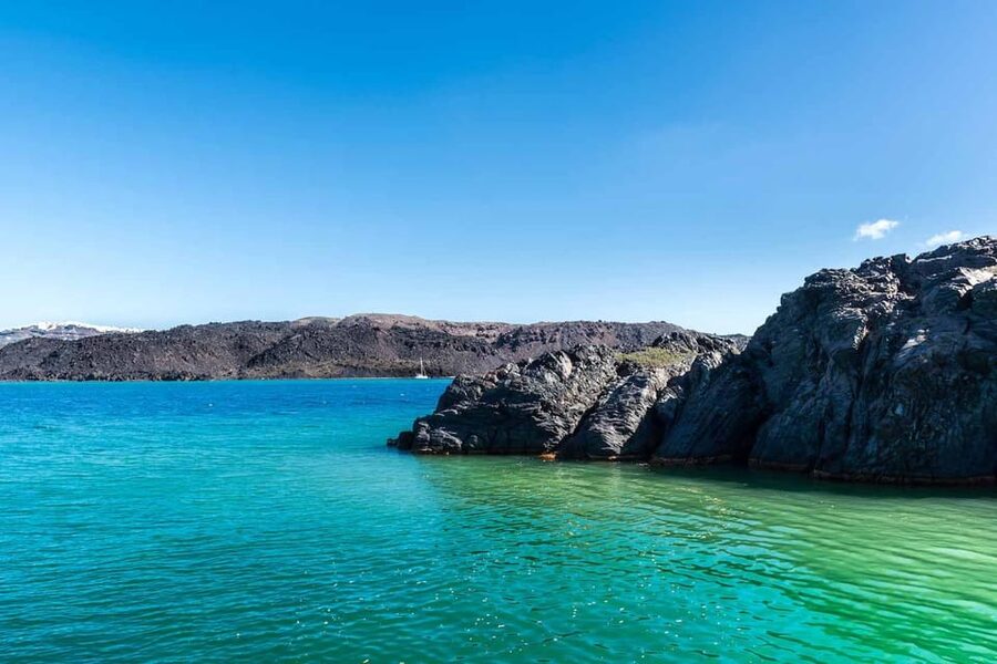Santorini Port: 3 Hour Cruise to Volcano and Hot Springs - The optional Thirasia extension