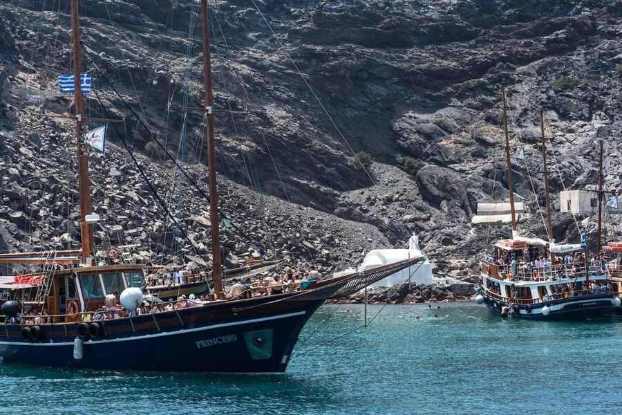 Santorini Port: Cruise to Volcano, Hot Springs & Thirassia - Thirassia: lunch, stairs, and a quieter pace