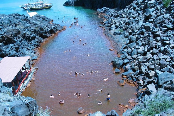 Santorini Volcanic Islands Cruise: Volcano, Hot Springs and Thirassia - Timing, crowds, and the cruise ship question