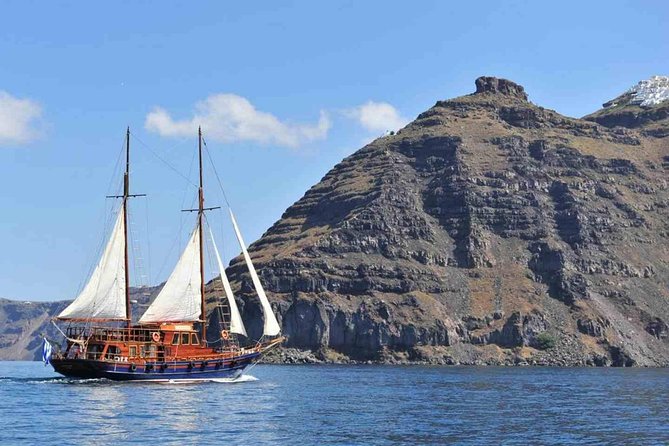 Santorini Volcanic Islands Cruise: Volcano,Hot Springs,Thirassia and Oia Sunset - Nea Kameni and the active crater