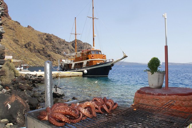 Santorini Volcanic Islands Cruise: Volcano,Hot Springs,Thirassia and Oia Sunset - What the guide service is really like