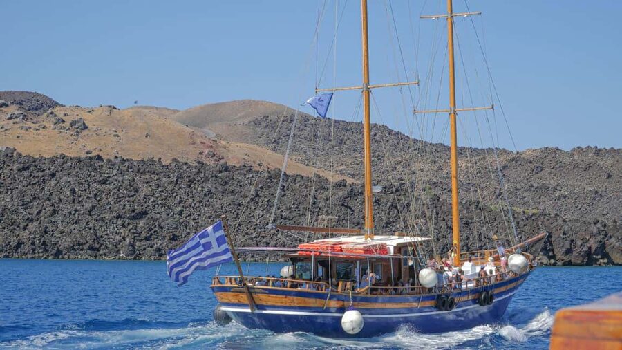 Santorini Volcano, Hot Springs Adventure - Key points at a glance