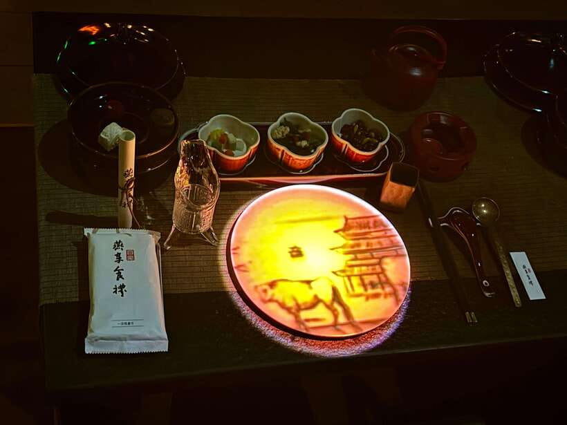 Shanghai Guided Royal Banquet Photo (Incl) with Massage Opt - Timing, access, and who should book
