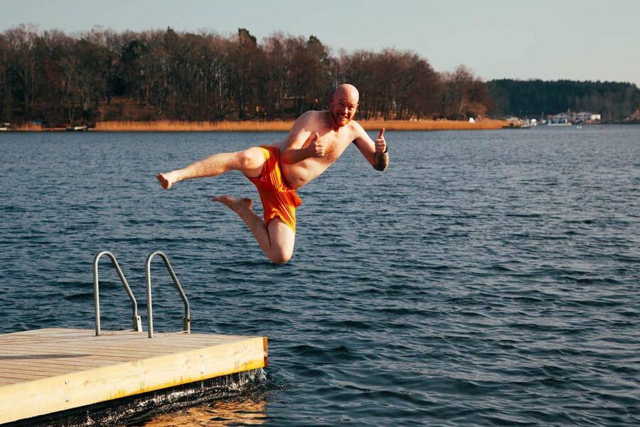Stockholm: Traditional Sauna & Polar Plunge in Baltic Sea - Inside the 60 to 80°C wood-fired sauna