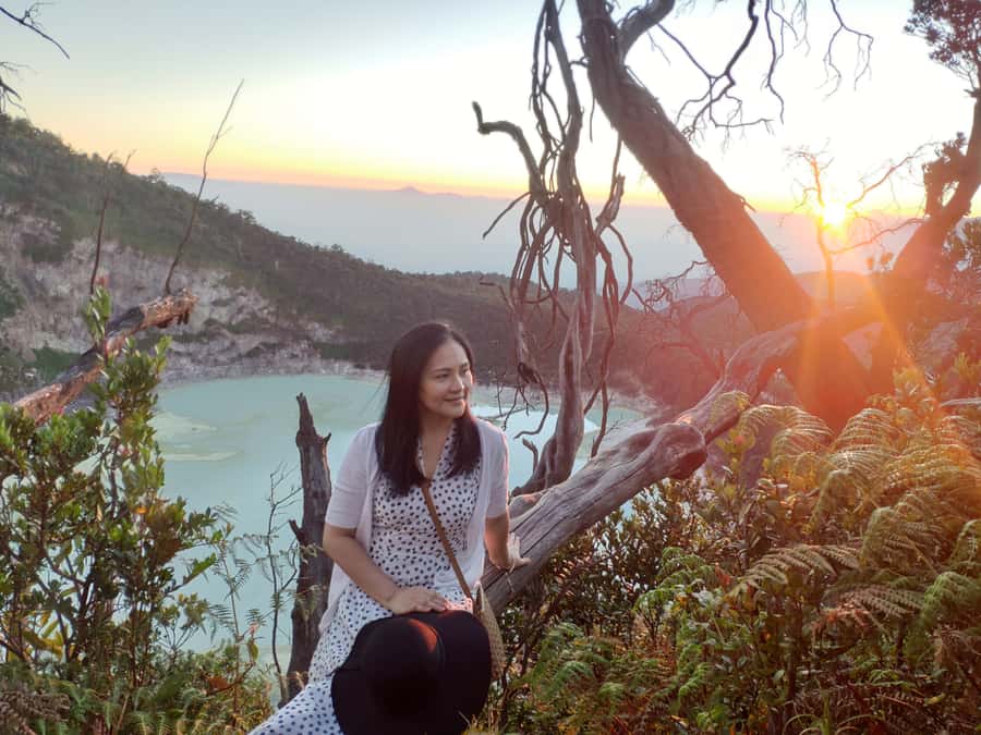 Sunrise Sunan Ibu,Kawah Putih,Volcano,Tea factory,Hot spring - Sunrise above Bandung at Sunan Ibu