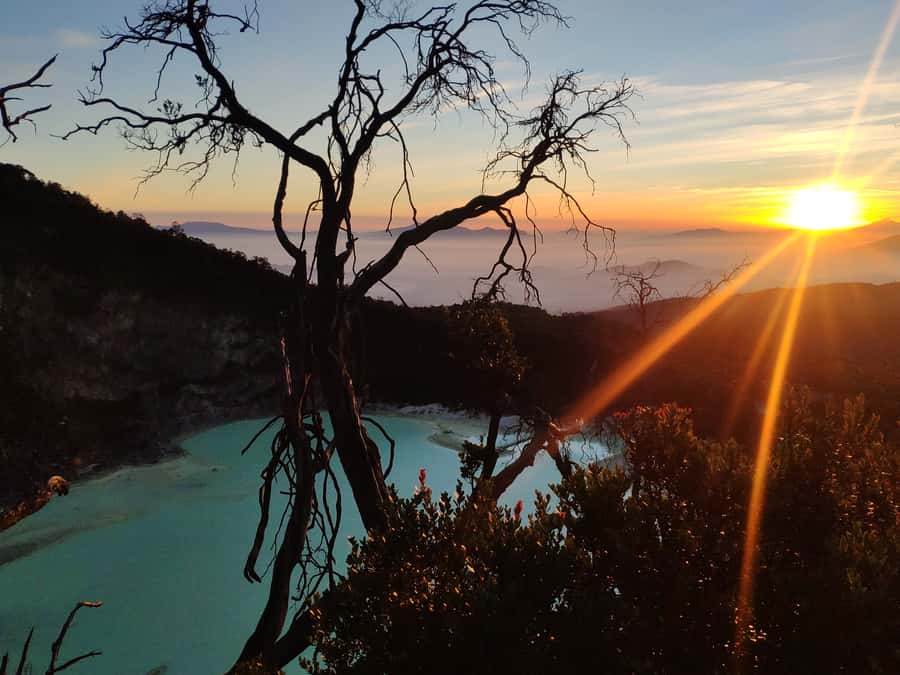 Sunrise Sunan Ibu,Kawah Putih,Volcano,Tea factory,Hot spring - Tea country and Bandung’s volcanic setting