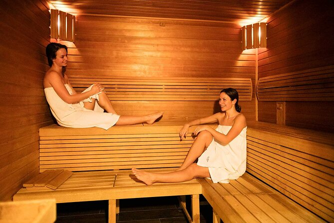 Traditional Turkish Bath, Massage, Face Mask, Peeling in Istanbul - The Turkish bath on warm marble
