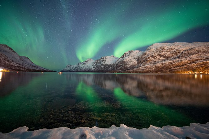 Tromso Aurora Chase by Minibus with Thermal Suit, Snack and Photo - Hansnes, Sommarøy, Bardufoss, and Kilpisjärvi